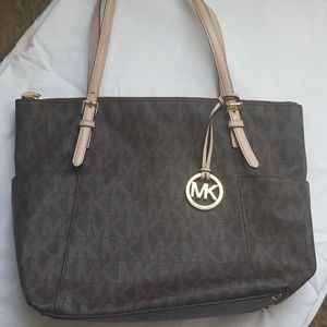 Michael kors purse